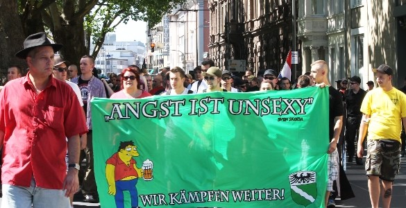 Wir dokumentieren hier einen Beitrag, der von uns für das Antifaschistische Infoblatt geschrieben wurde und in der aktuellen Ausgabe erschienen ist. Im März vergangenen Jahres wurden in vier Bundesländern bei [&hellip;]