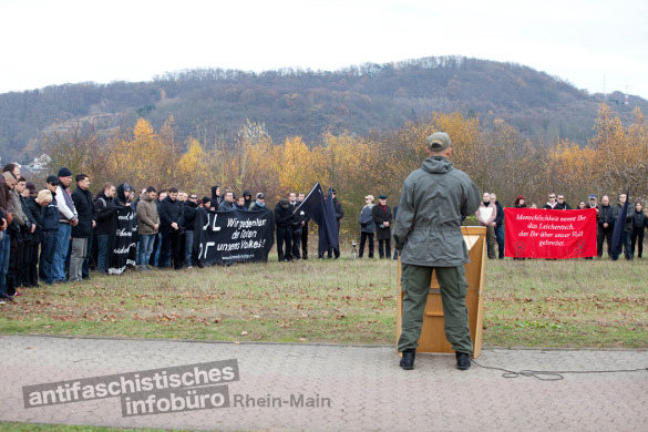 Ralph Tegethoff leitet die 'Totenehrung'